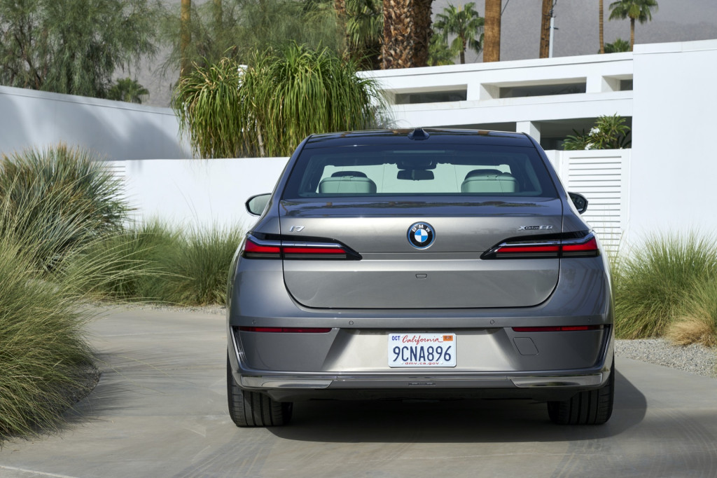 2023 BMW i7