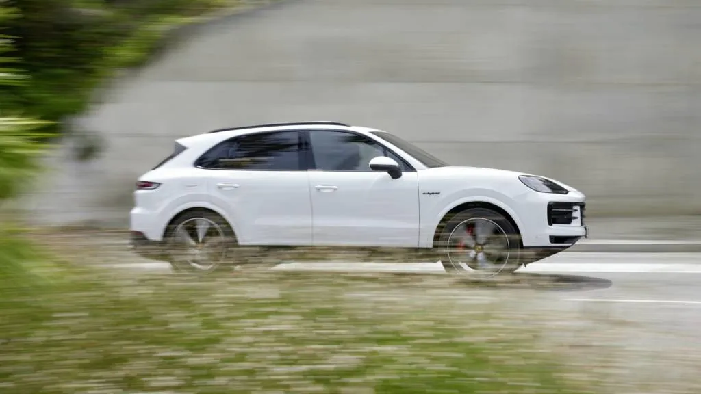 2024 Porsche Cayenne S E-Hybrid 