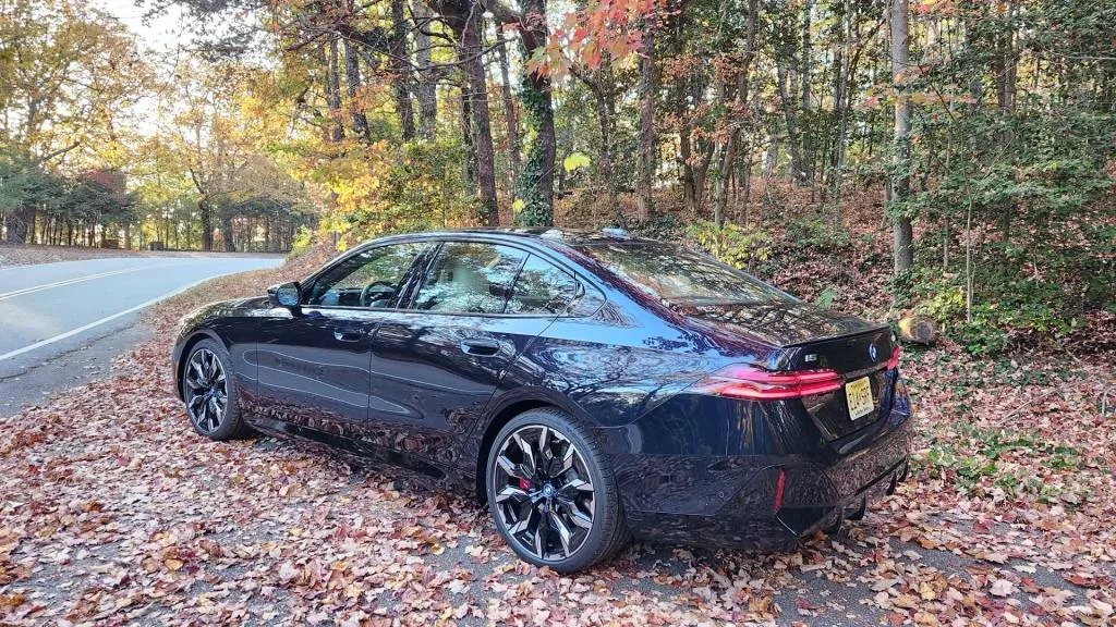 Review 2025 BMW i5 electric sport sedan trounces gasoline sibling