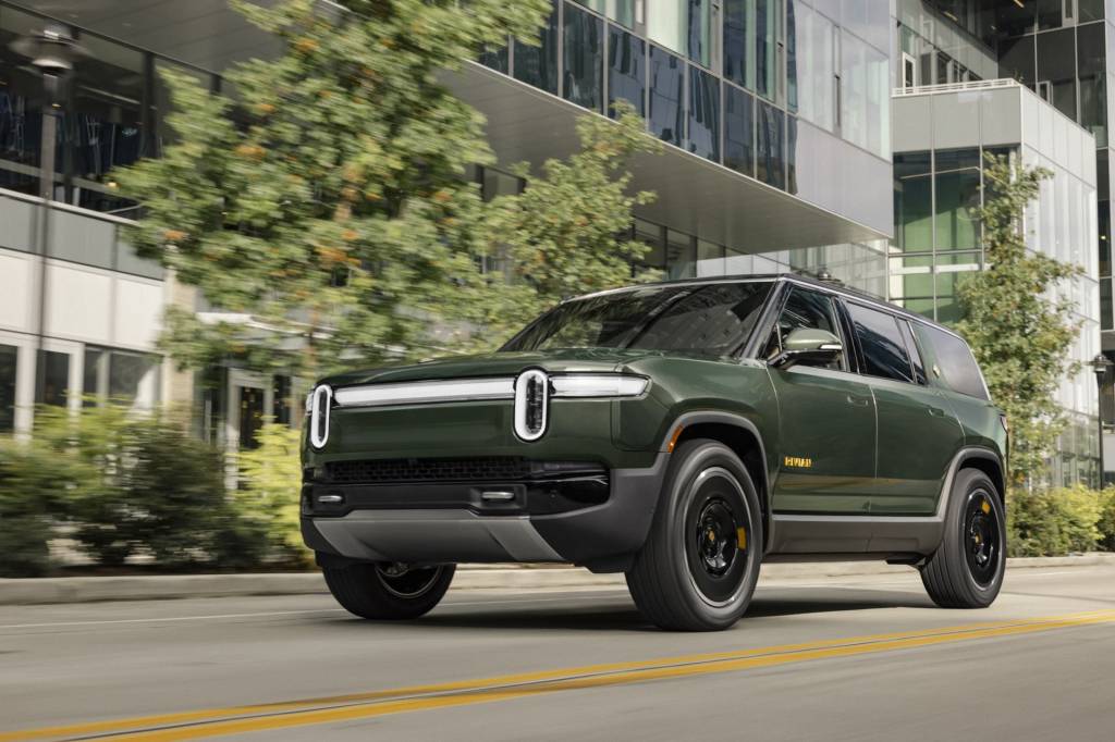 2025 Rivian R1S