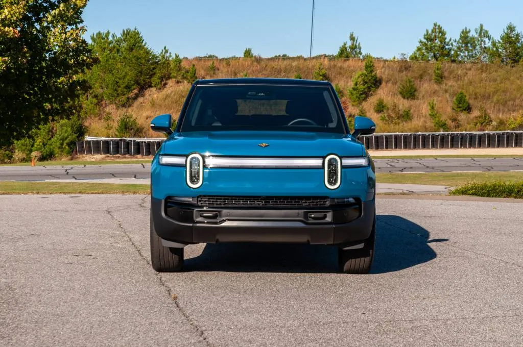 2025 Rivian R1S