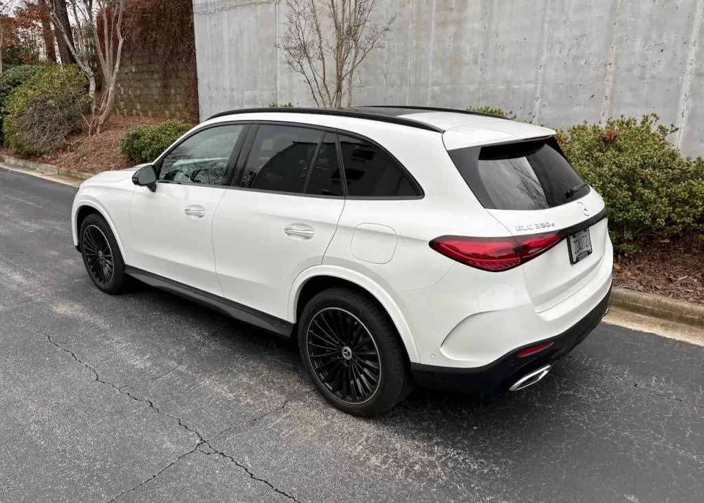 2025 Mercedes-Benz GLC 350e plug-in hybrid test drive review