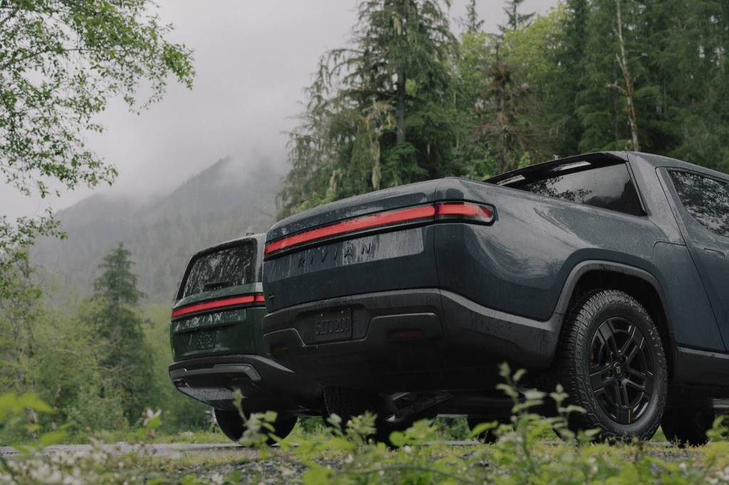 2025 Rivian R1T